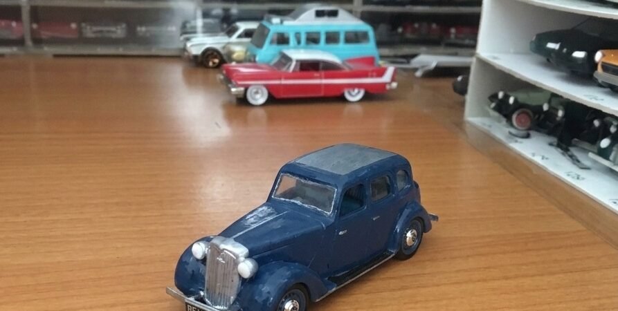 1721. 1946 Rover 12