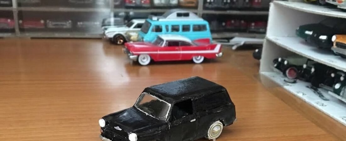 1725. 1963 Morris Mini Van