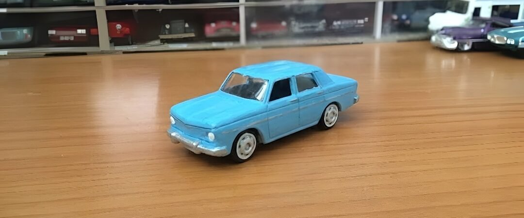 2057. 1966 Renault 8 Major