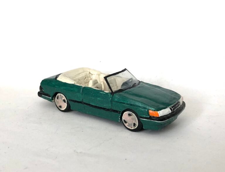 4058. 1992 Saab 900