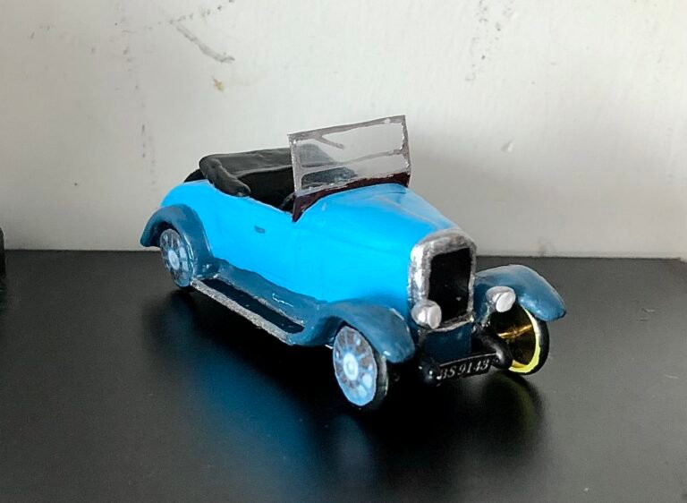 4071. 1925 Singer Ten