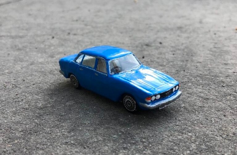 4153. 1976 Triumph 2500TC