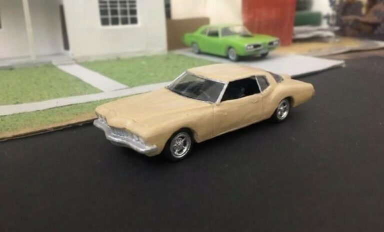 2084. 1972 Buick Riviera